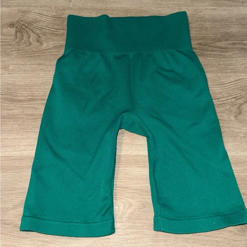 90 Degrees Green Matching Two Piece Workout Set